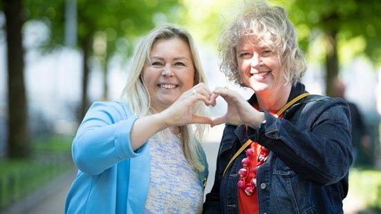 Foto av Ine Sandnes (tv) og Hege Korndberg Christensen