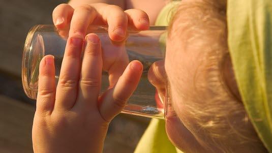 drikkevann barn