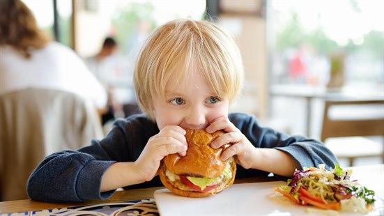 usunn,mat,hamburger,fedme,overvekt,barn,kosthold