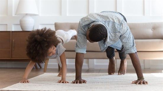 Far og datter trener