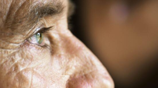 eldre mann, øye, tankefull.jpg